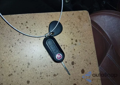 2012 Fiat 500 Lounge z USA, uszkodzony, nr VIN 3C3CFFCR7CT106580